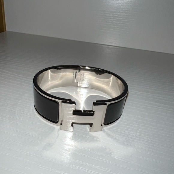 Hermes Women’s Clic Clac H Bracelet in Black Sz GM - Picture 5 of 6